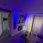 Luxury Apartment *